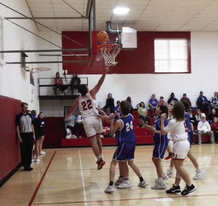 Maysville’s Seth Hillis takes the easy layup against Turner last week. News Star photo by Chris Mackey