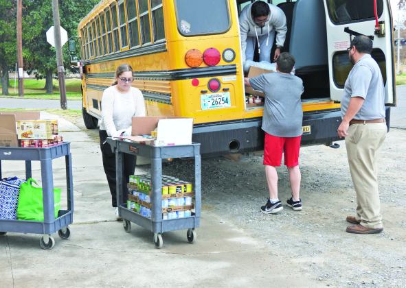 Whitebead students donate to local food pantry