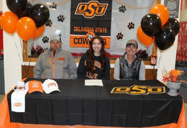 Stratford's June Roberson, with parents Jeff and Stacey Roberson