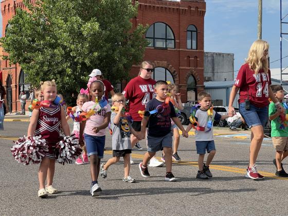 Wynnewood Elementary School students celebrated the start of a new school year with a parade through downtown Friday morning. News Star photo by Suzanne Mackey