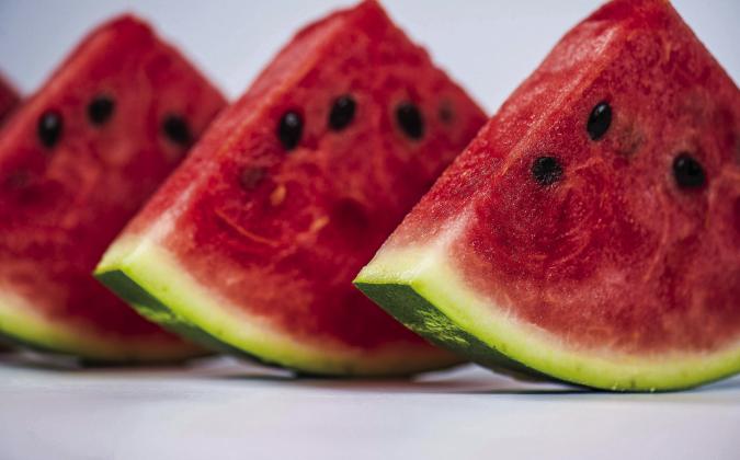 Helpful tips for picking and cutting watermelon