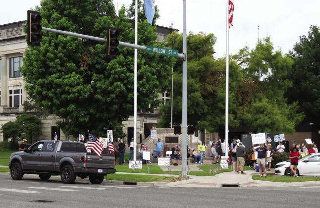 No Kings protest draws two crowds in PV Saturday