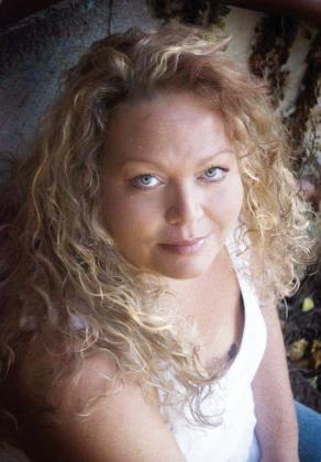 Raquel Lynette Murray Leach