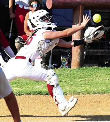 Wynnewood’s Ryann Nabors stretches for the foul ball during the Lady Savages’ 8-4 win over Davis Tuesday. Wynnewood defeated Sulphur 6-0 on Monday. The Lady Savages traveled to Stratford Thursday to play in the Stratford Junior High Tournament. News Star photo by Don Coffey