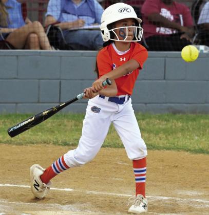 8U teams play girls vs boys