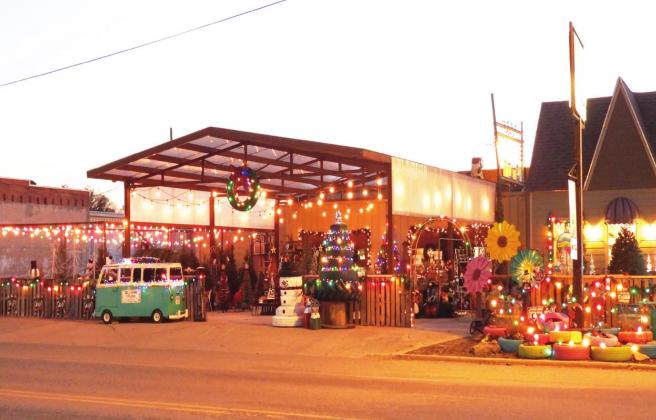 Christmas Window Decorating Contest