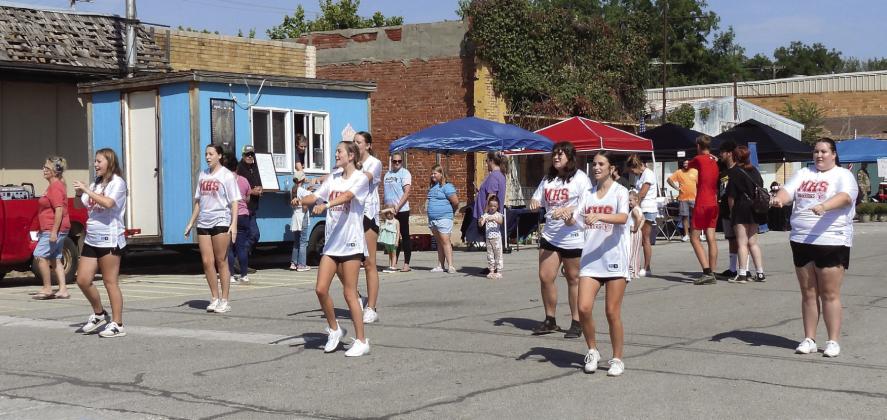 The Maysville cheer team perfomed during Saturday’s Wiley Post Festival. News Star photo by Chris Mackey