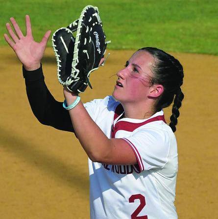 Wynnewood’s Parker Moore braces for a catch Tuesday against Wayne. Photo by Don Coffey