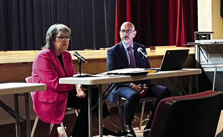 Brenda Holt, Forensic Audit Division director, and Jerry McGinnis, investigative auditor, both with the State Auditor and Inspector’s Office, went over the findings of the forensic audit report and answered questions from local residents at a public meeting in Wynnewood Tuesday evening.