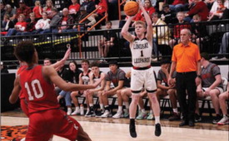 Lindsay’s Mitchell Henson drains a three point shot in the Leopards win against Kingston 49-42. The Leopards are the Class 3A District 6 Champs and move on to Regionals to play Valliant Thursday evening. News Star photo by Sheryl Kochert