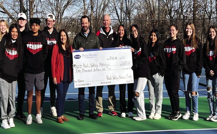 PVNB donates to support Pauls Valley tennis teams