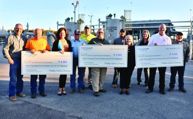 Midship Pipeline donates $25,500 to local and county first responders