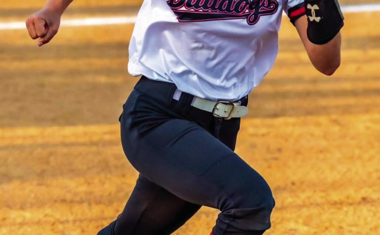 Stratford’s Addison Owens hustles to first base Monday against Wynnewood. Photo Courtesy of Donny Carter