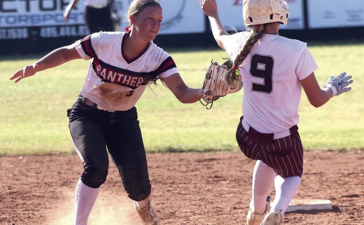 Mallory Carter tags out Blanchard’s Finley Lockwood at second base during Tuesday’s game in Pauls Valley. Photo by Mike Arie