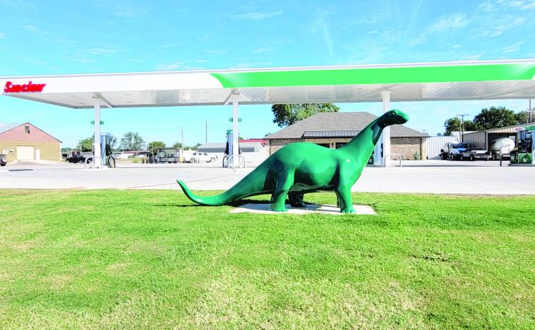 The grand opening of a new Sinclair service station at 106 NE 2nd St. in Lindsay is scheduled for Wednesday, October 26, from 8 a.m.-4 p.m. A ribbon cutting will be held that morning and radio station KBLP will be live from 10 a.m.-2 p.m. with free hot dogs and giveaways awarded throughout the day. A large screen TV, a Yeti, and Sinclair gift cards will be among the prizes. The kids can even come dressed to trick or treat! Everyone is welcome to attend.